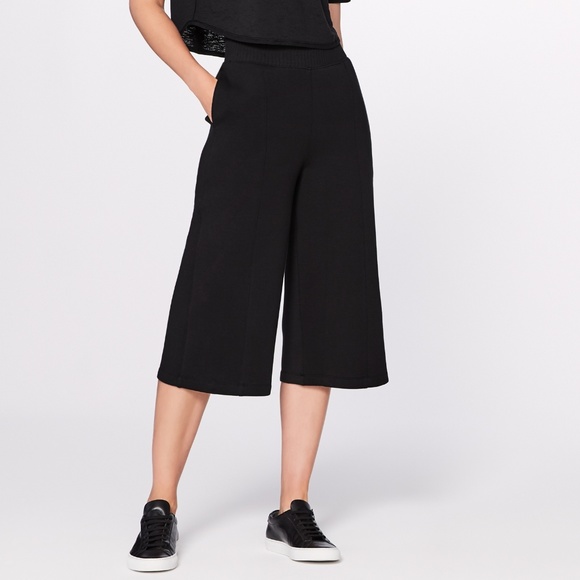 lululemon athletica Pants - Lululemon New Form Crop Culottes Wide Leg Pockets